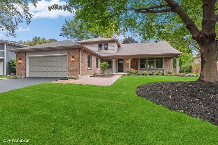 1012 Williamsburg Dr Naperville, IL 60540