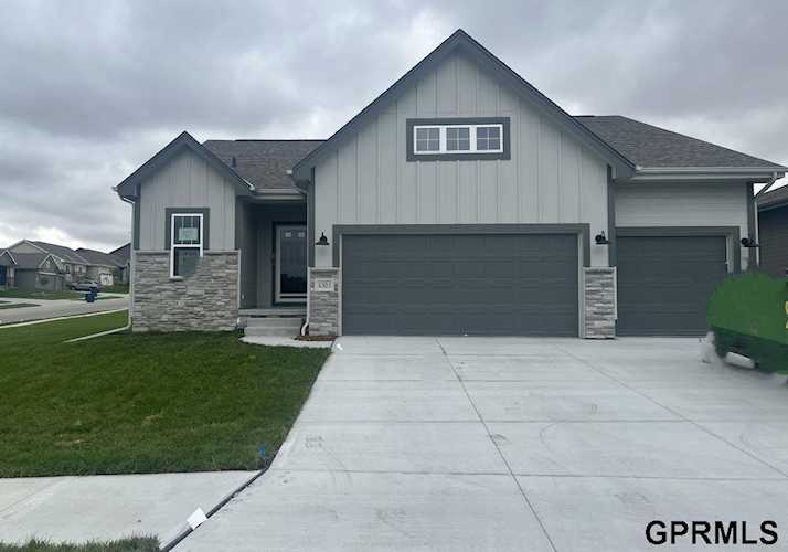 4303 Chennault St Bellevue, NE 68123
