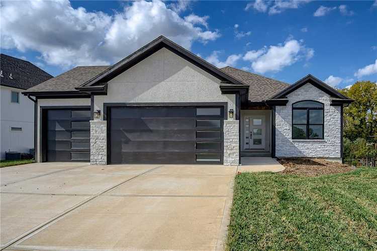 12800 N Champanel Way Platte City, MO 64079 | MLS 2455806 Photo 1