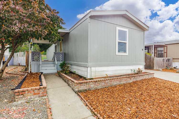 4729 S Pacific Hwy #9 Phoenix, OR 97535