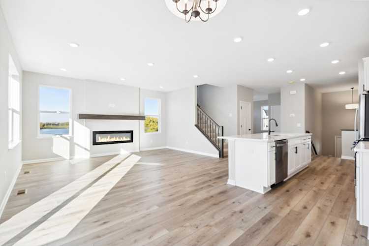13650 Marsh View Trail Rogers, MN 55374