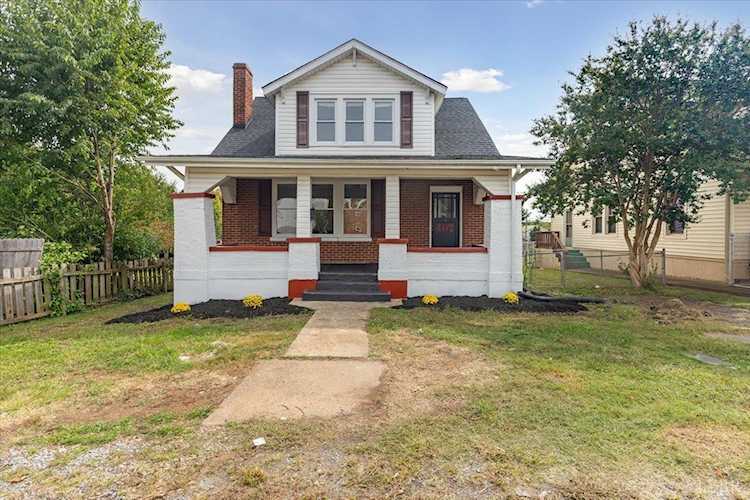 407 10th St Altavista, VA 24517