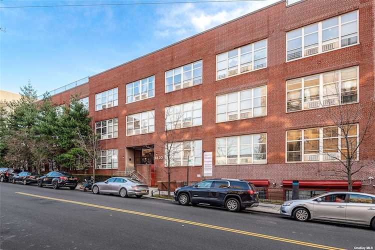 61-20 Woodside Ave #1D in Woodside, NY Photo 1