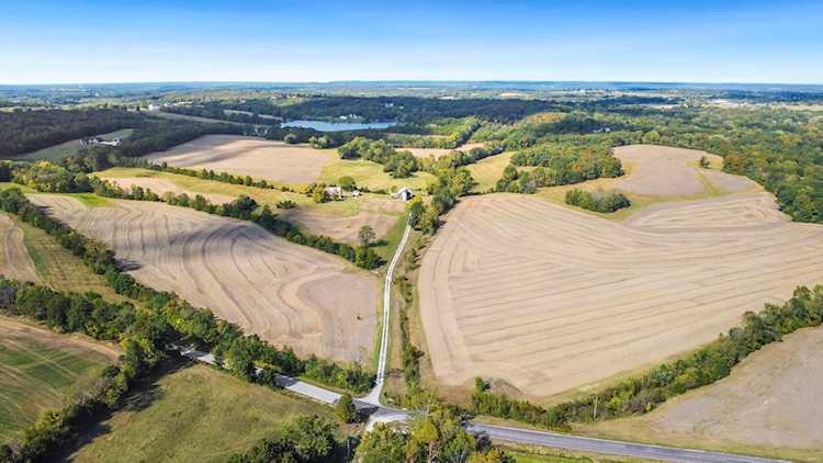 3867 Sieve Rd Villa Ridge, MO 63089