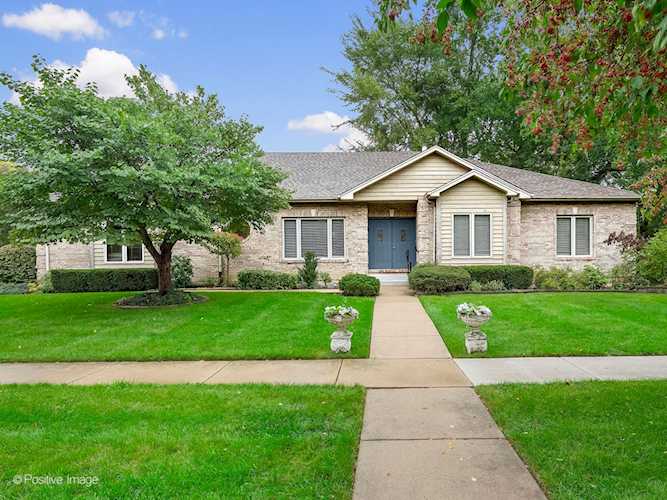 806 Grove Ave West Chicago, IL 60185