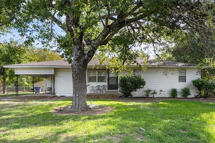 620 S Bateman Road Fairfield, TX 75840