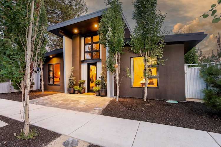 1067 NW Albany Ave Bend, OR 97703