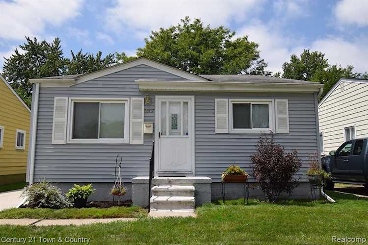 26457 Couzens Ave Madison Heights, MI 48071 | MLS 20230081484 Photo 1