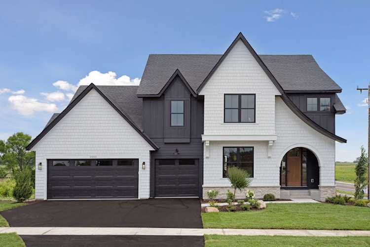 10100 Peony Lane N Maple Grove, MN 55311