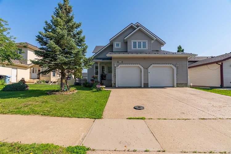 208 Bussieres Dr Fort McMurray, AB T9K1T