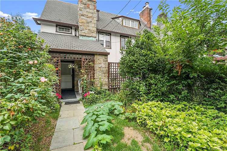 89 Kensington Rd Bronxville, NY 10708