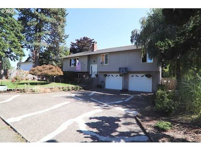 230 Amanda CT Oregon City, OR 97045