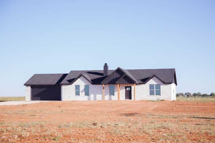 4623 E County Road 6000 Idalou, TX 79329
