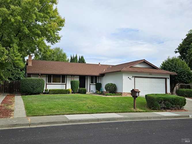 681 Seville Lane Vacaville, CA 95688