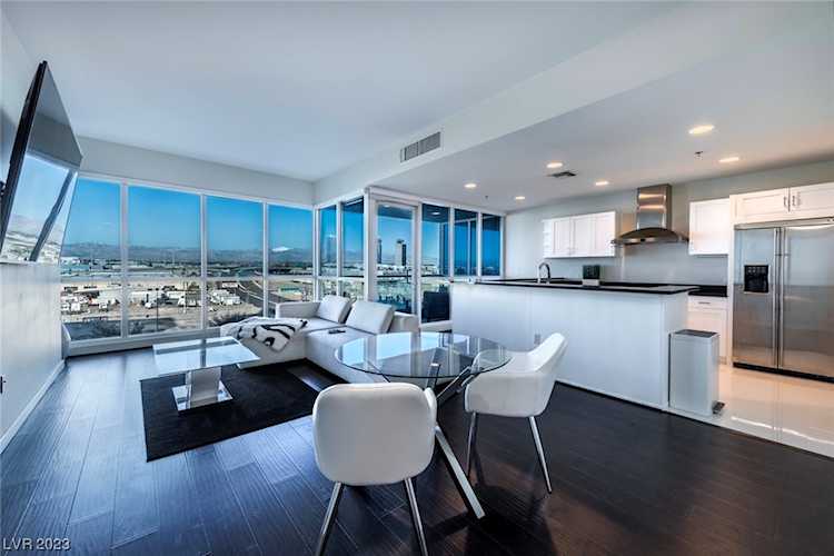 4525 Dean Martin Dr #606 Las Vegas, NV 89103