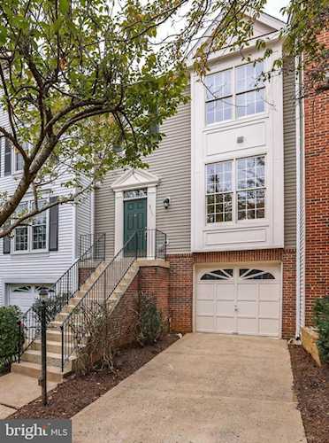 3111 Sutherland Hill Ct Fairfax, VA 22031 | MLS VAFX2148964 Photo 1