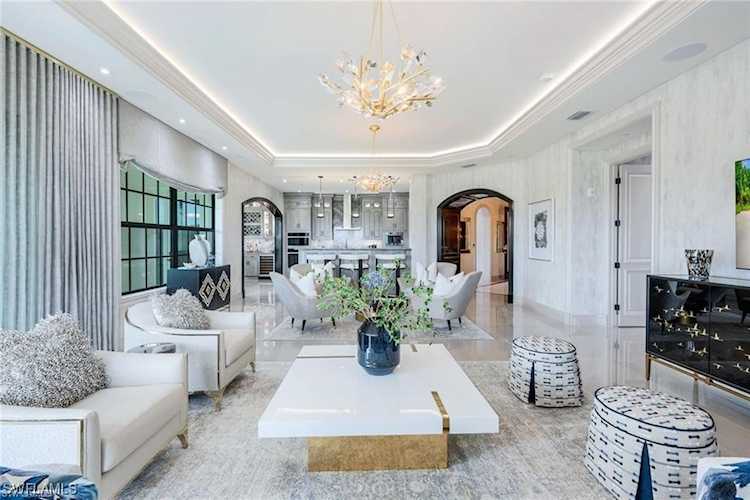 16347 Viansa Way #302 Naples, FL 34110