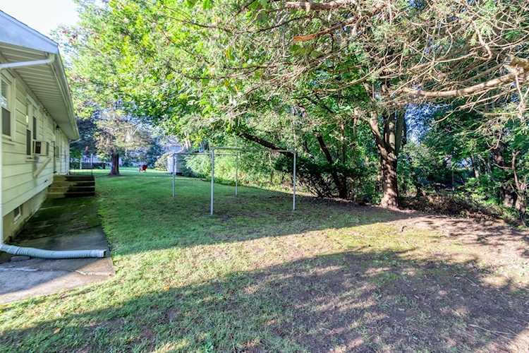 6 Spring Ln Saugus, MA 01906