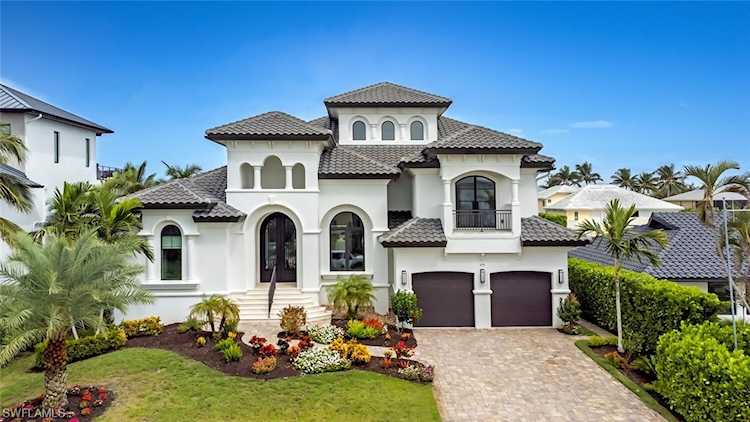 279 Heron Ave Naples, FL 34108