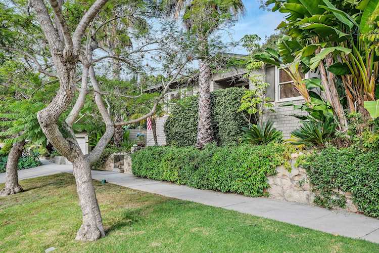 423 E Islay St Santa Barbara, CA 93101