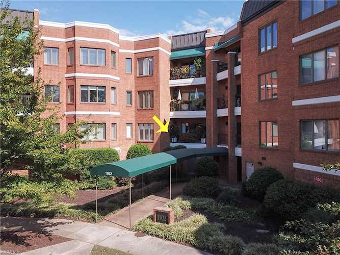 1102 Botetourt Gardens #B1 Norfolk, VA 23507