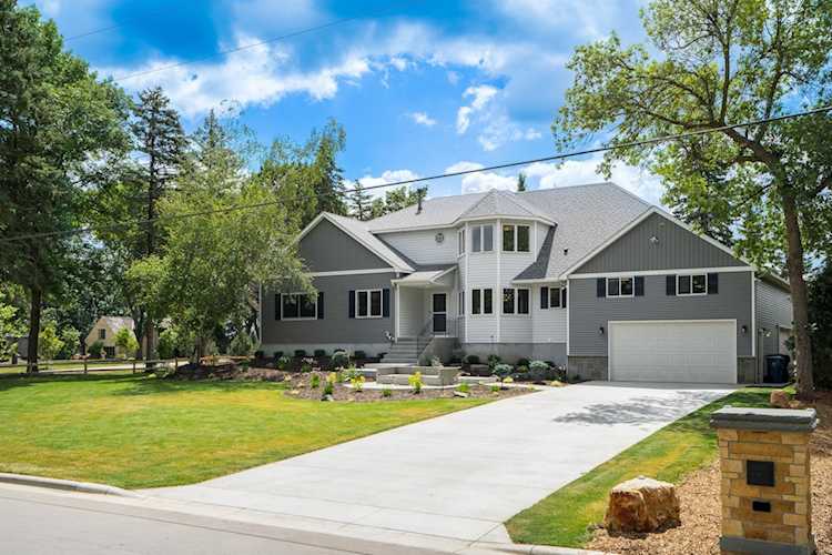 3011 Overlook Drive Bloomington, MN 55431