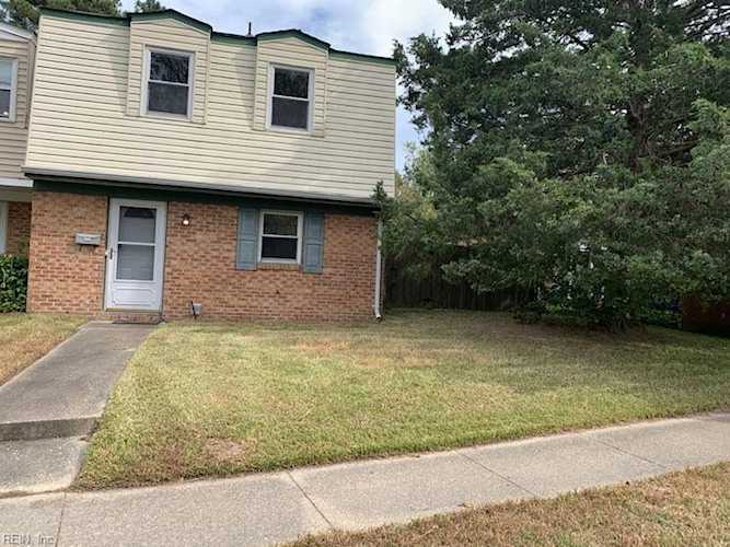 806 Lake Edward Dr Virginia Beach, VA 23462