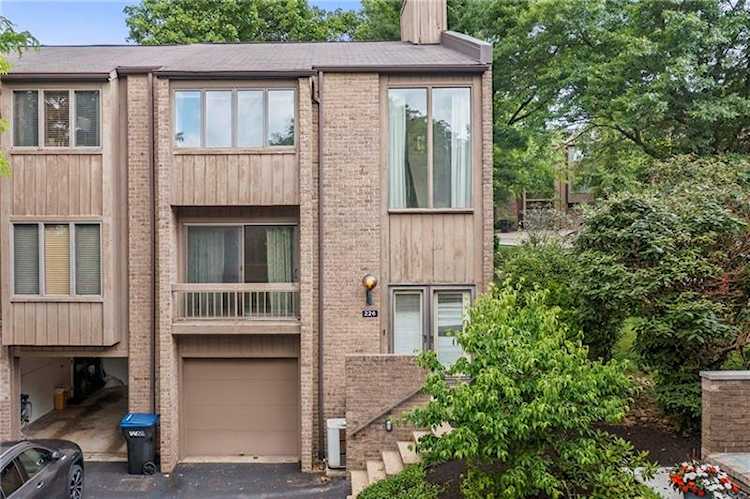 226 Pine Court Pittsburgh, PA 15237