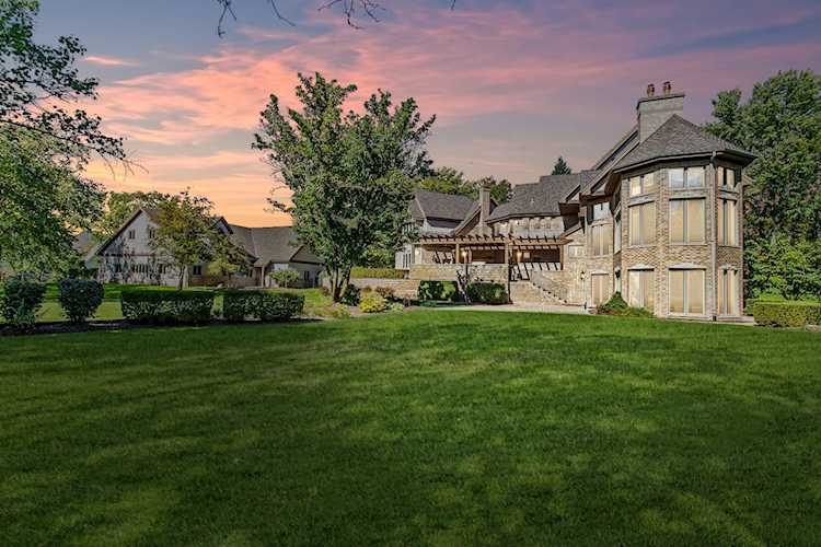 16W125 89th St Burr Ridge, IL 60527