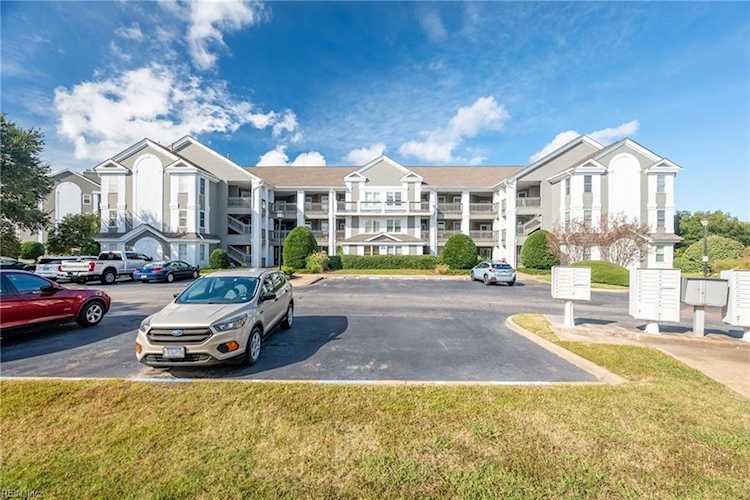 1003 High Dunes Quay #306 Hampton, VA 23664