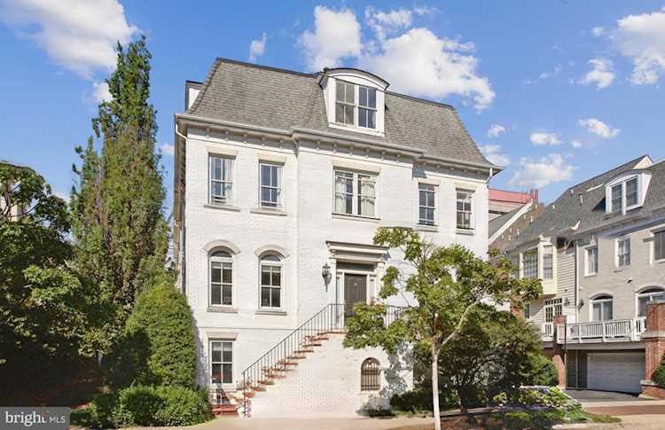 5324 43rd St NW Washington, DC 20015 | MLS DCDC2108634 Photo 1