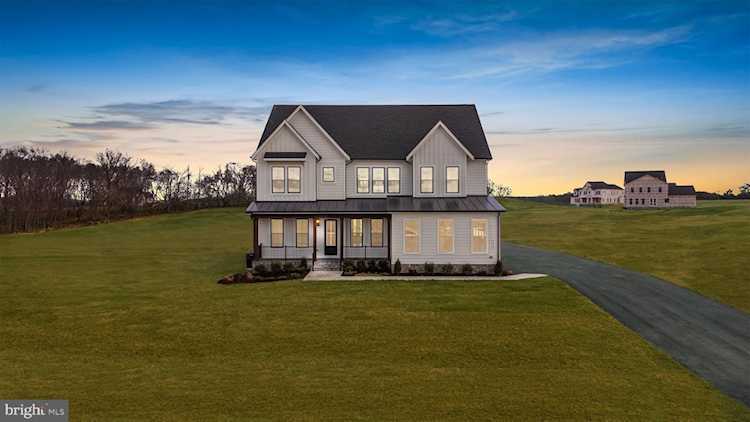26 Silver King Circle Purcellville, VA 20132