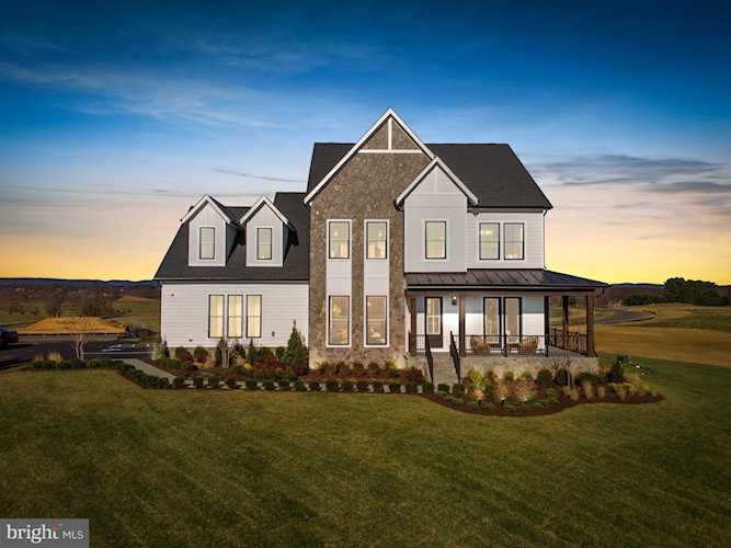 22 Silver King Circle Purcellville, VA 20132