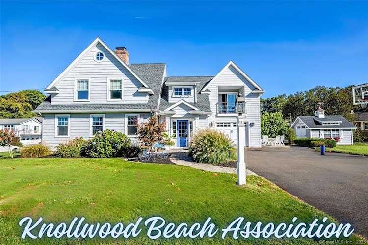 11 Beechwood Rd Old Saybrook, CT 06475
