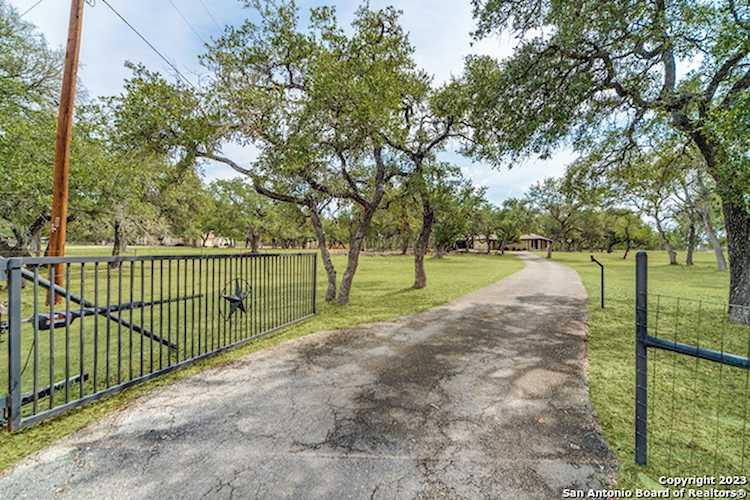 722 Phantom Rider Trail Spring Branch, TX 78070