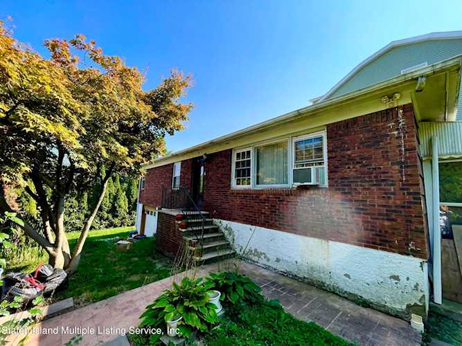 104 Swan St Staten Island, NY 10301 | MLS 1157726 Photo 1