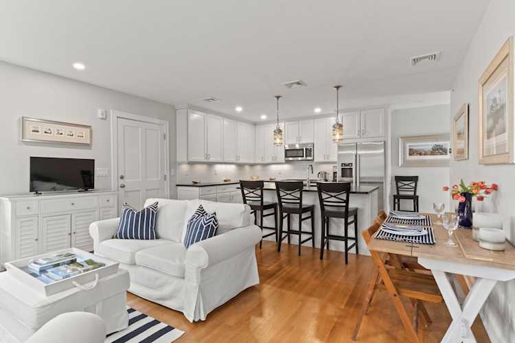 737 Main Street Chatham, MA 02633