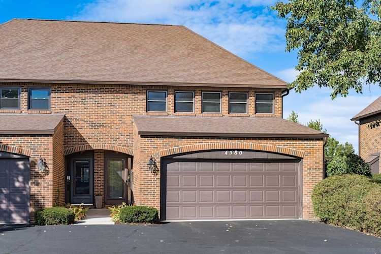 For Sale: $292,958 A condo for sale for sale at 4580 Carriage Hill Lane Upper Arlington, OH 43220 - Franklin. MLS 223023465 - Fabulous two story 3 bedroom, 2.5 bath end unit condo in Westminster Village. First floor features... Photo 1