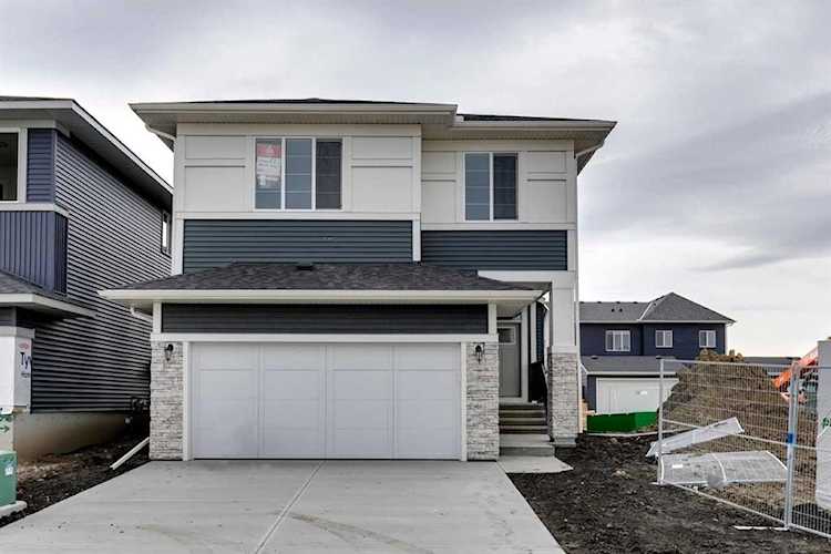 47 Creekside Grove Calgary, AB T2X5B2