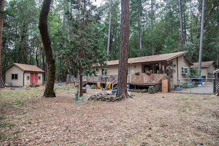 880 East Fork Rd Williams, OR 97544
