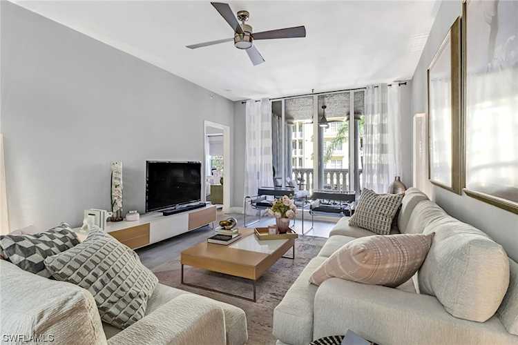 410 Bayfront Place #2205 Naples, FL 34102