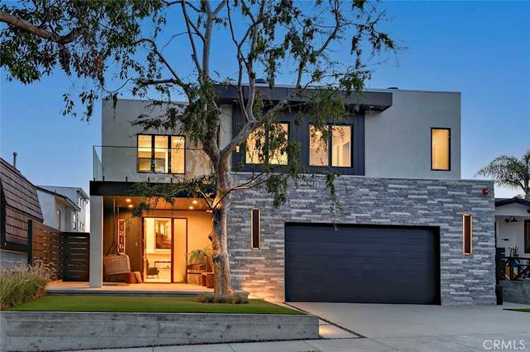 1216 18th St Manhattan Beach, CA 90266