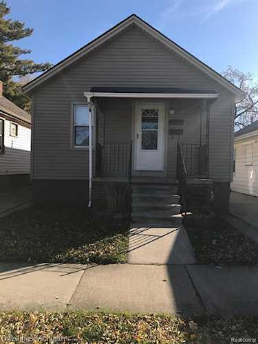 2725 Stephens St Dearborn, MI 48124