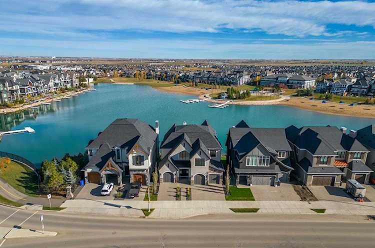 554 Marine Dr SE Calgary, AB T3M 2Z6