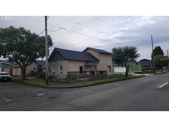 603 4th ST Myrtle Point, OR 97458