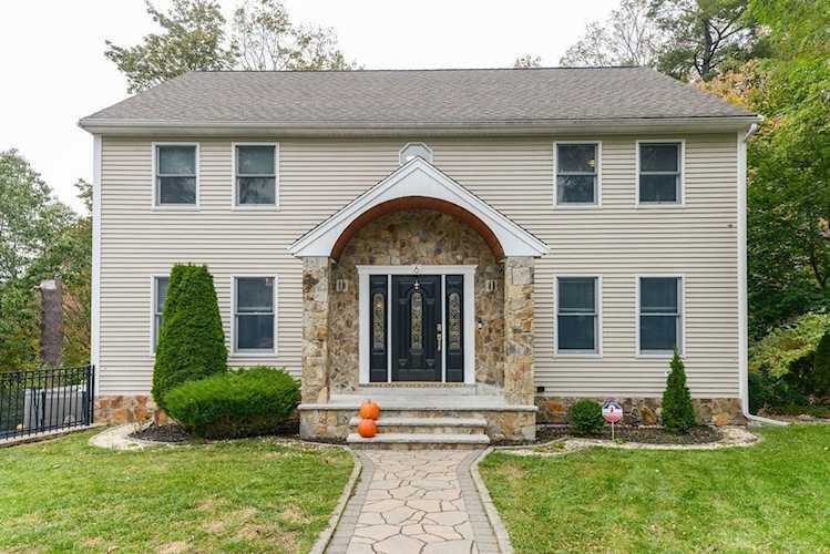 6 Kirkland St Saugus, MA 01906