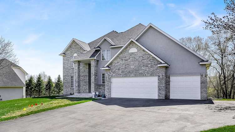 16187 Hawthorn Path Lakeville, MN 55044