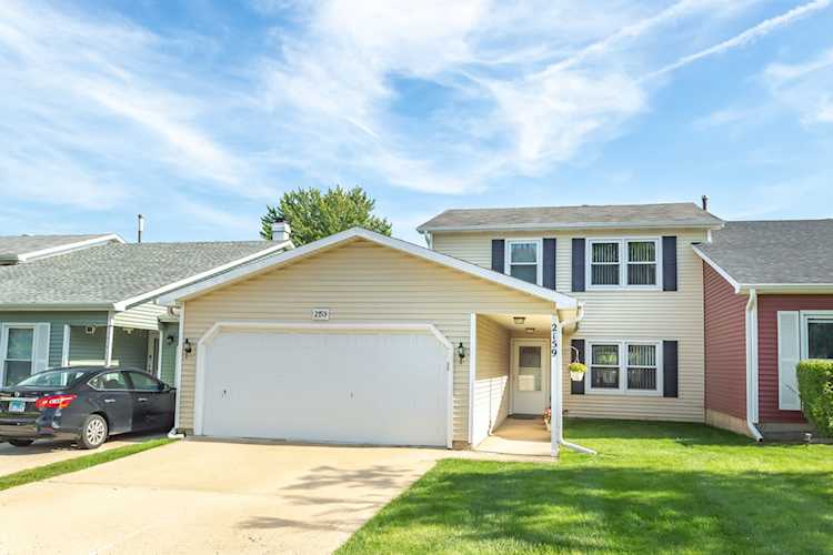 2159 College Dr Glendale Heights, IL 60139