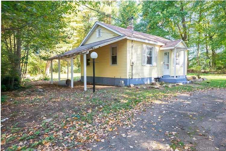 6 Waterbury Rd North Haven, CT 06473
