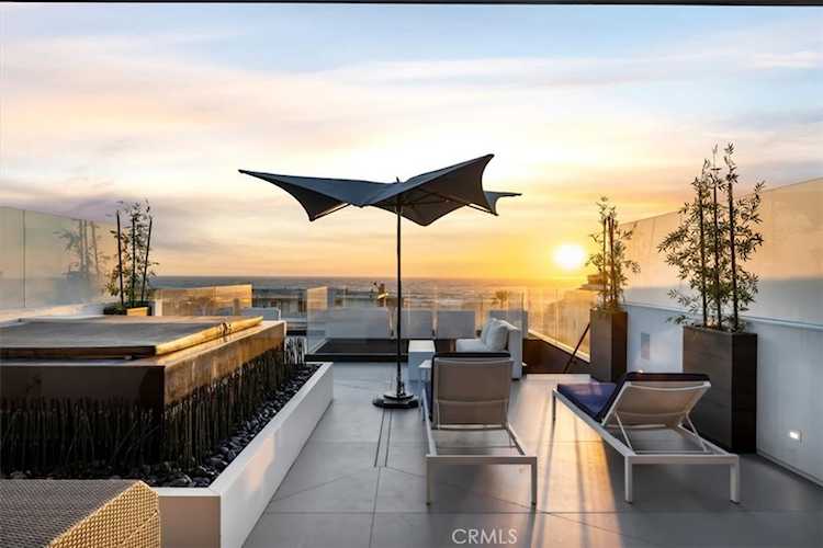 2240 Hermosa Ave Hermosa Beach, CA 90254